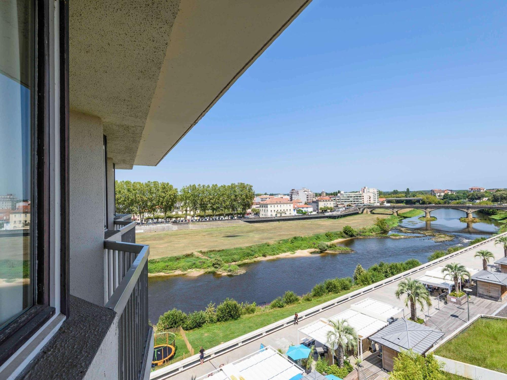 Готель Ibis Styles Dax Centre Екстер'єр фото