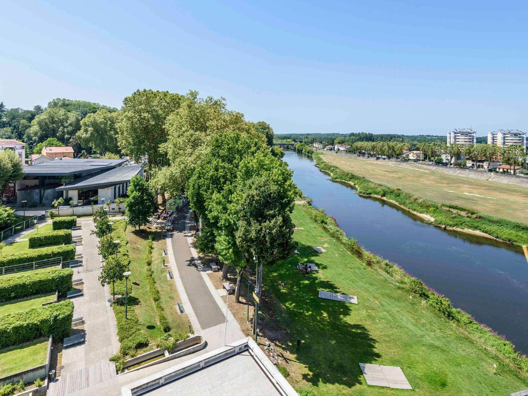 Готель Ibis Styles Dax Centre Екстер'єр фото